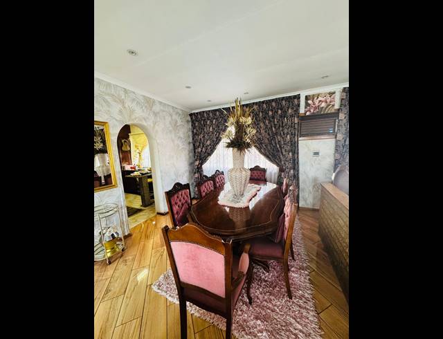 4 BEDROOM FREEHOLD FOR SALE IN BELLAIR